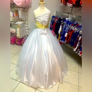 Child 8 White Yellow One Shoulder Mac Duggal Beaded Ballgown Pageant Dress NWT
